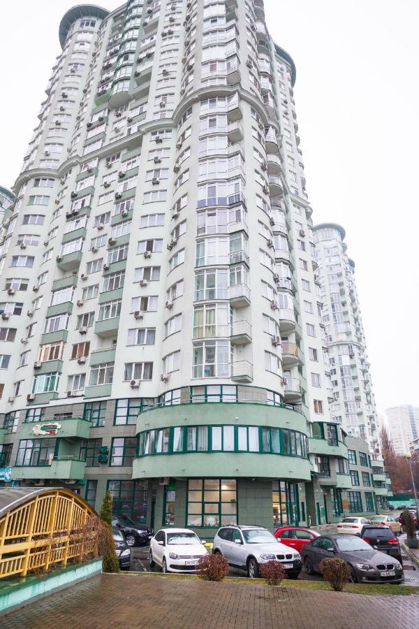 Navit Luxury Apartments With Breakfast Near The Railway Station, The City Center And The Park Kyjev Exteriér fotografie