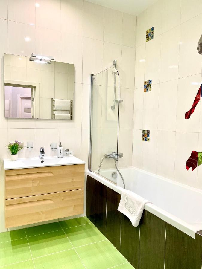 Navit Luxury Apartments With Breakfast Near The Railway Station, The City Center And The Park Kyjev Exteriér fotografie