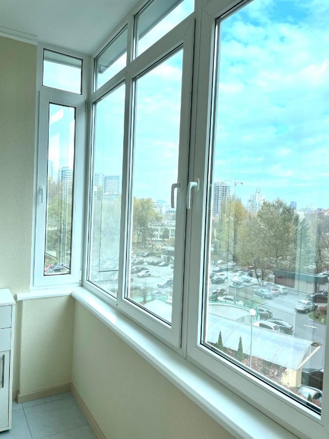 Navit Luxury Apartments With Breakfast Near The Railway Station, The City Center And The Park Kyjev Exteriér fotografie